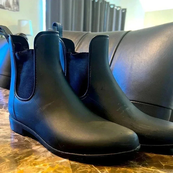 Cropped rain boots size 7 - Picture 1 of 5